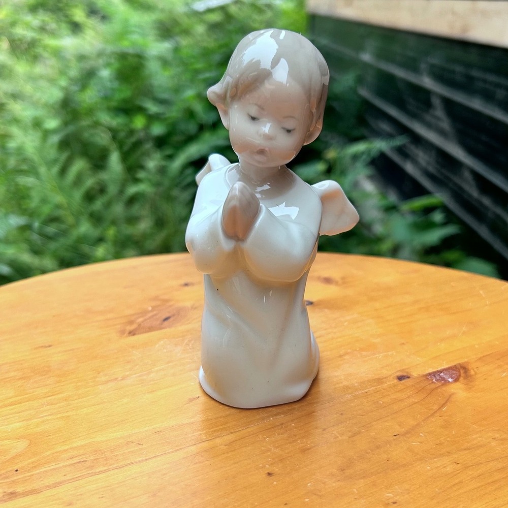 Vintage Angel Praying Lladroo Figurine Small White Glossy Porcelain Statue Rare
